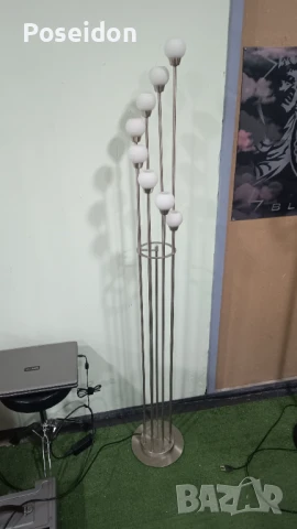 Правостояща лампа