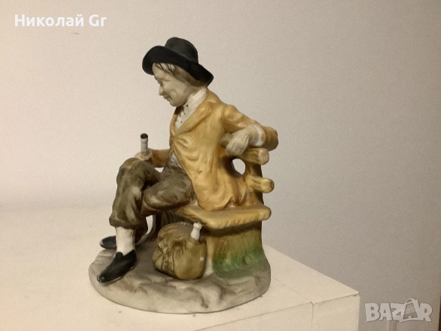 Фигурка порцелан  отличен състояние  височина 18 см диаметър 14 см стил Каподемонте, снимка 4 - Колекции - 52372731