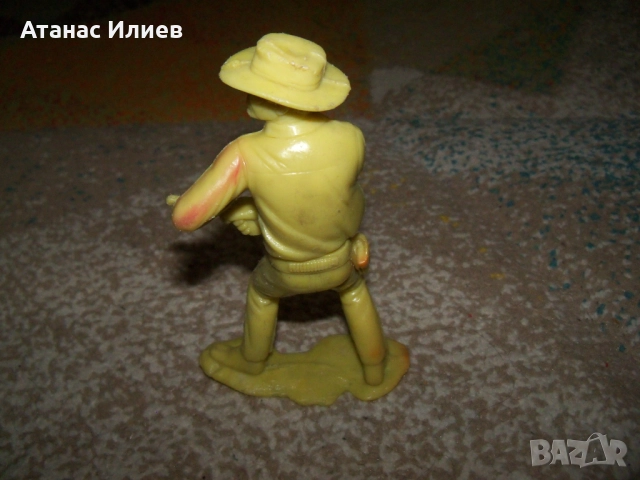 Голям пластмасов войник, каубой соц играчка. Височина 13 см., снимка 2 - Фигурки - 51962317
