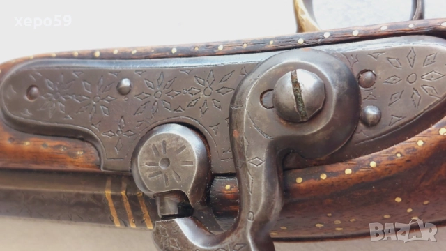 Капсулен пищов в отлично състояние-гравирана цев и златни набивки ,револвер, ятаган,сабя,щик, снимка 16 - Антикварни и старинни предмети - 52217537