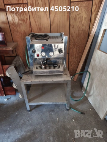 Продавам професионална италианска кафе машина, нова