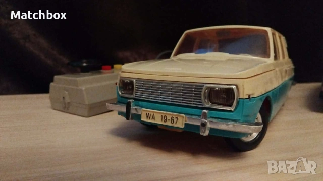 Стари играчки WARTBURG 353 DDR GDR PIKO ANKER 1/15 Lada , снимка 4 - Колекции - 50927447