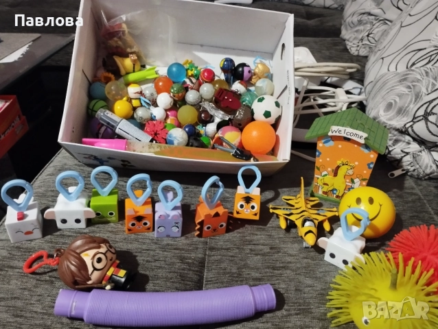 Сет с детски играчки и колекции