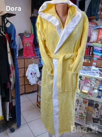 юношески халат, снимка 2 - Хавлии и халати - 49846186
