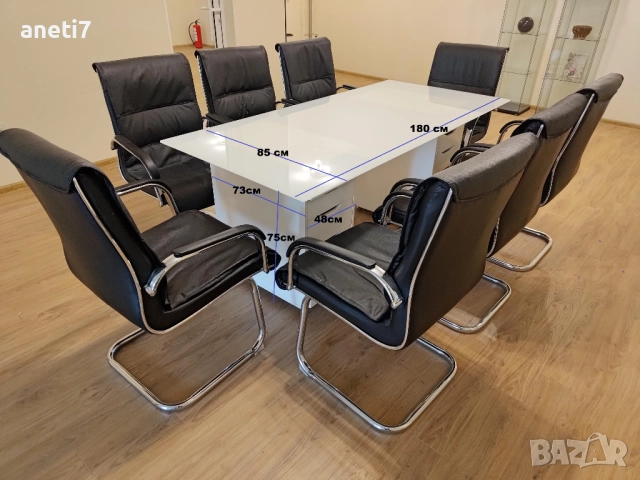 Бяла секция със стъклена врати 80см/30см/200см, от ИКЕА, 2 бр. В отлично състояние, снимка 10 - Секции и витрини - 52605381