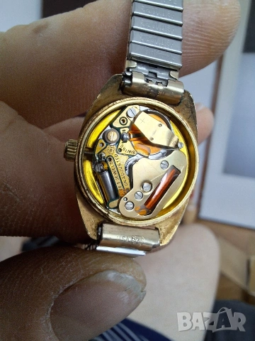 Позлатен дамки винтидж часовник GÜTHRA, снимка 16 - Дамски - 54014441