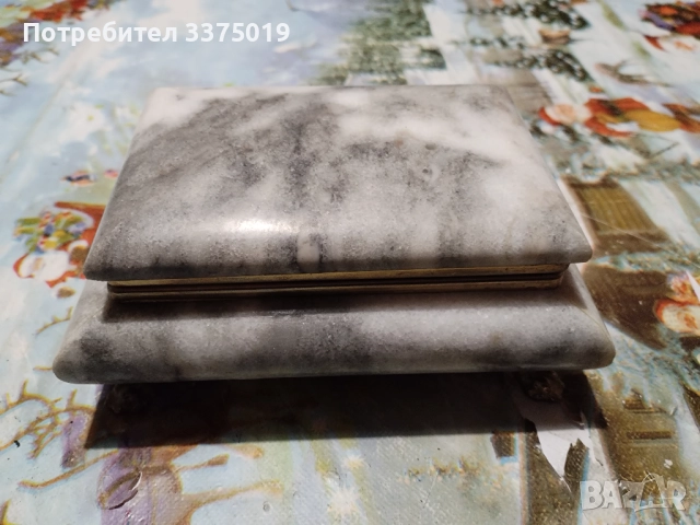 Ретро мраморна кутия за бижута