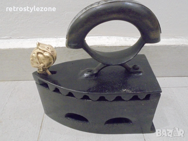 № 8527 Стара ютия на жар  , снимка 5 - Антикварни и старинни предмети - 53848120