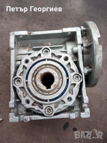 Червячни редуктори., снимка 5 - Резервни части за машини - 53574433