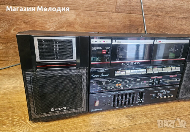 Радиокасетофон Hitachi TRK-W550E Винтидж бумбокс – Ретро класика от 80-те , снимка 4 - Радиокасетофони, транзистори - 53619304