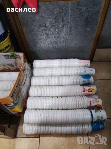 Продавам употребявани кофички от кисело мляко , снимка 1 - Саксии и кашпи - 45730964