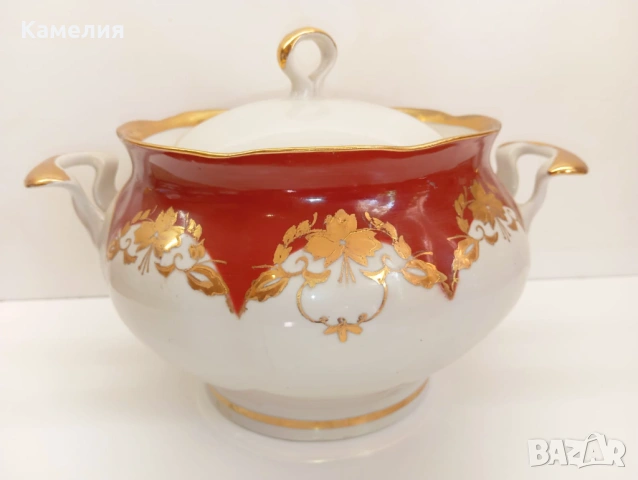 Порцеланов супник. 