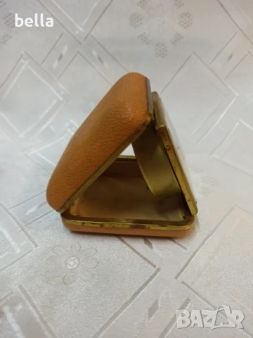 Будилник Еuropa , снимка 2 - Антикварни и старинни предмети - 50627773