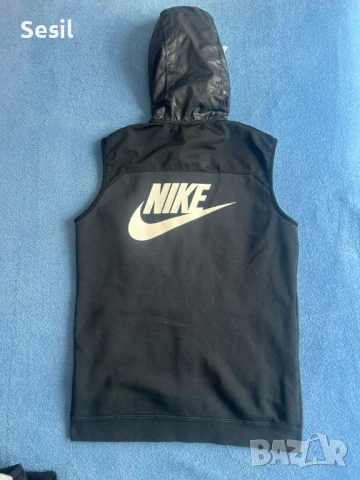 Оригинален елек Найк, снимка 2 - Спортни дрехи, екипи - 54159506