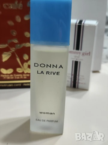 Дамски парфюми Burberry, Tommy Hilfiger, Avon, снимка 12 - Дамски парфюми - 50673780