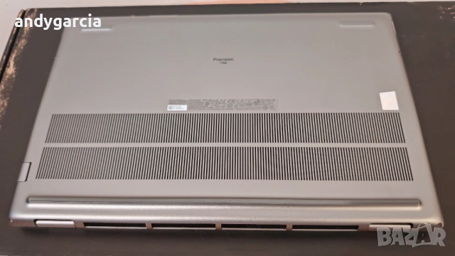 Dell Precision 7780/Core i7-13850HX/RTX Ada 2000 8GB/16GB RAM/512GB SSD/17.3 FHD IPS 100% DCI-P3 , снимка 9 - Лаптопи за работа - 53268474