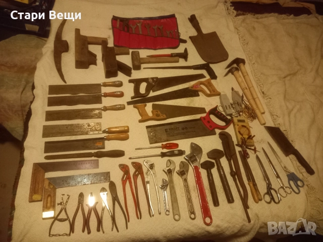 Стари качествени ръчни инструменти 