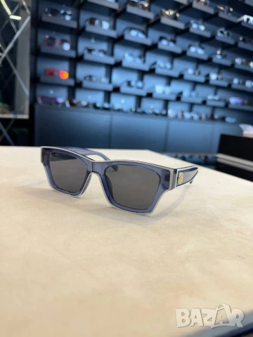 очила с черен обикновен калъф cartier chanel , снимка 5 - Слънчеви и диоптрични очила - 50970295