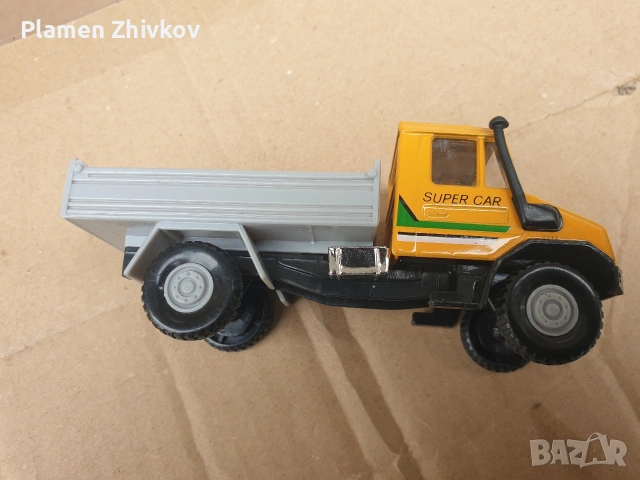 много колички в различни мащаби и материали , снимка 12 - Коли, камиони, мотори, писти - 53887614