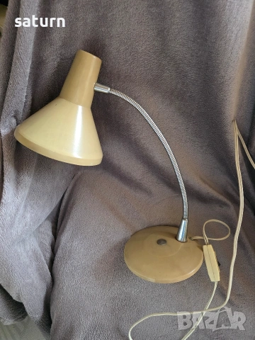 лампа със чупещо рамо от соца 