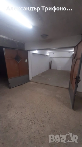 Продава гараж  ул."Г.Бенковски 52", снимка 9 - Гаражи и паркоместа - 53994105