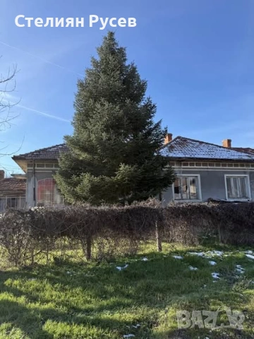 2 имота -232кв къща / парцел 1440 кв двор в с. Калипетрово, зад детската градина на ул. Зелен Синур 