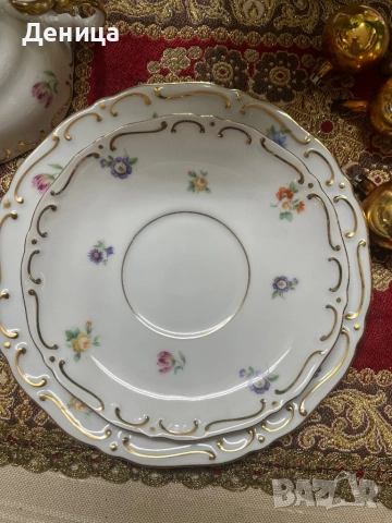Felda Rhon 1933-1949 Троен сет за чай  Бял порцелан, нежни цветни букети, златен кант и златна ръчно, снимка 8 - Чаши - 52942076