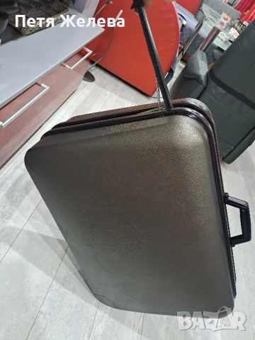 Френски твърд куфар DELSEY с  колела и шифър 