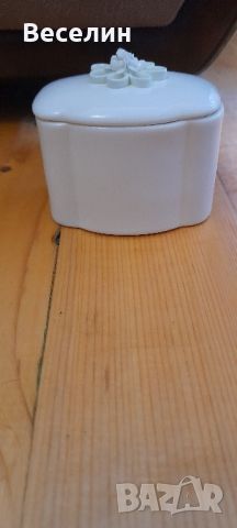 Бижутерска кутийка костен порцелан 