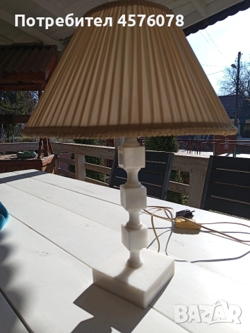 ретро мраморни и дървена лампа