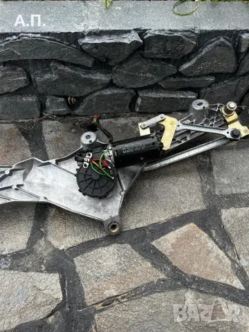 Мотор с рамо за чистачки w220