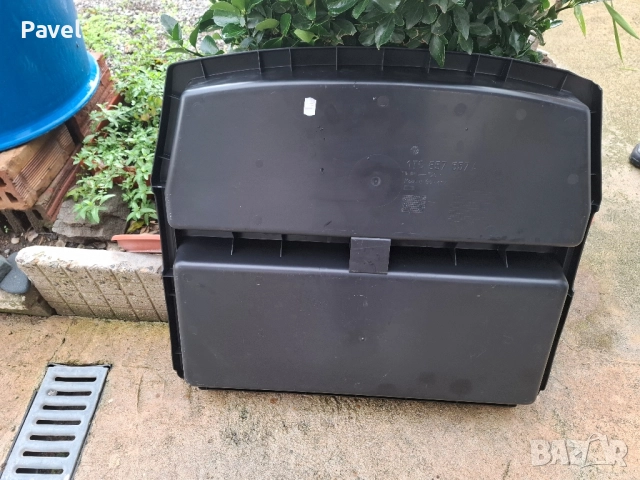 TOURAN.Ниша над резервна гума, снимка 3 - Аксесоари и консумативи - 52342584