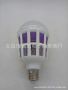 LED крушка против комари с адаптор за стена / Радиус на обхавата - до 20 метра / Волтаж - 220V / Мощ