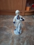 Порцеланова фигура на млад благородник, снимка 5