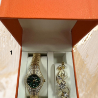 Подаръчен комплект часовник и гривна с кристали , снимка 1 - Дамски - 45011628