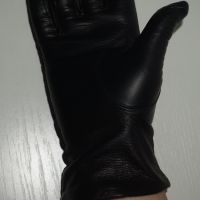 Черни Дамски Ръкавици От Естествена Кожа Размер S, снимка 13 - Ръкавици - 45423309
