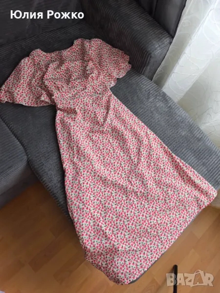 Роклята е дълга, с връзка отстрани, снимка 1