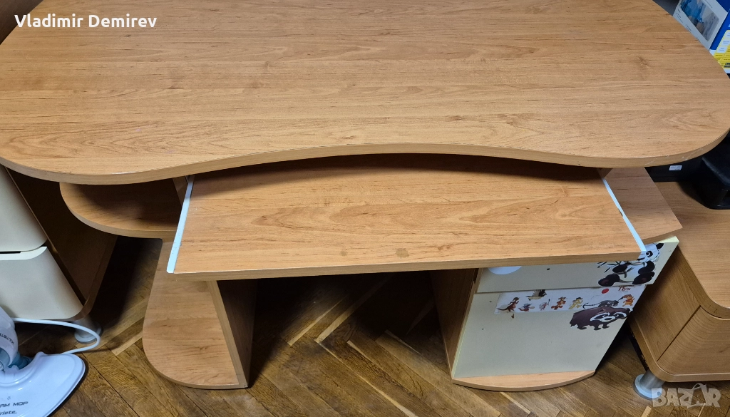 Учиническо бюро, снимка 1