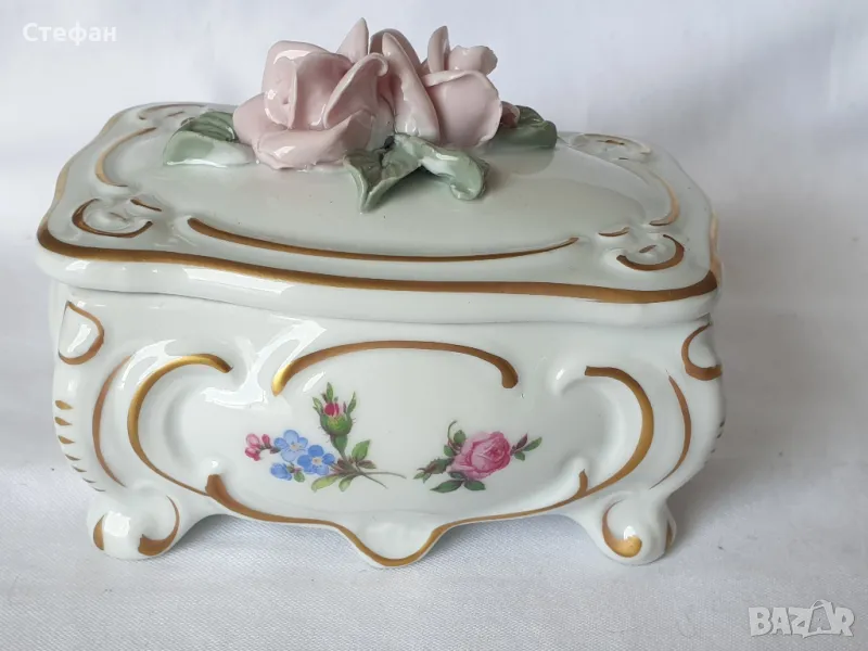 Порцеланова кутийка, снимка 1