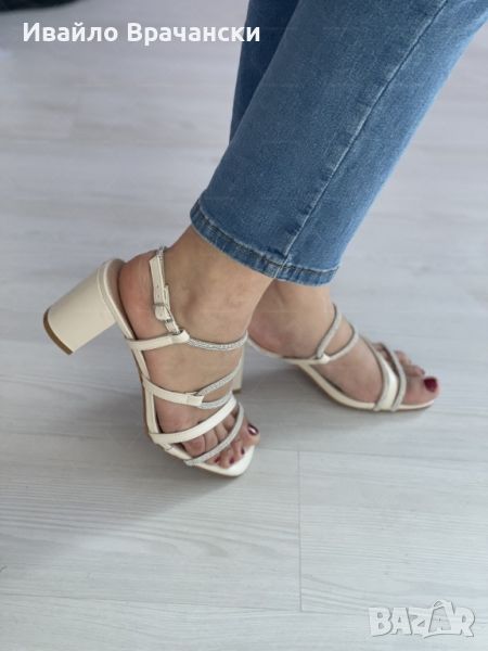 Луксозни дамски сандали с бляскави елементи за разкош и стил, снимка 1