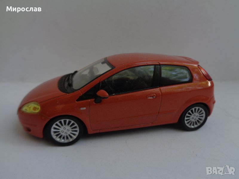  1:43 Motorama FIAT Grande Punto ИГРАЧКА КОЛИЧКА МОДЕЛ, снимка 1