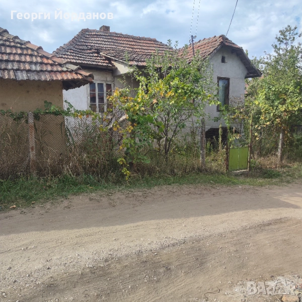 Продавам къща за ремонт в Неговановци, снимка 1