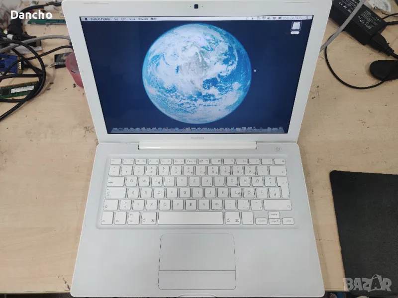 Apple MacBook A1181 13.3", снимка 1