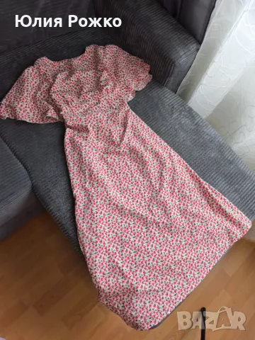 Роклята е дълга, с връзка отстрани, снимка 1