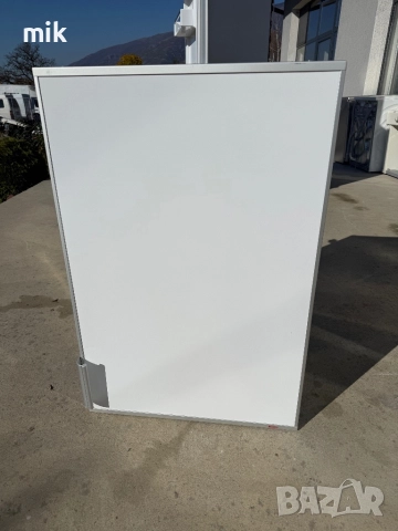 Малък хладилник с камера за вграждане Bosch, снимка 7 - Хладилници - 52421564