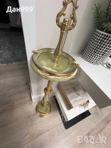 Паркетен пепелник от оникс и метал злато , снимка 7 - Други - 53682717