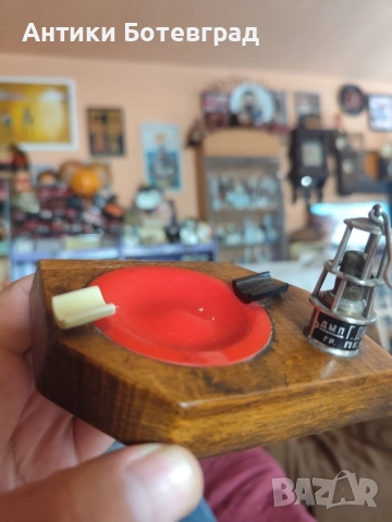 Пепелник и миньорска лампа сувенир Перник Георги Димитров 