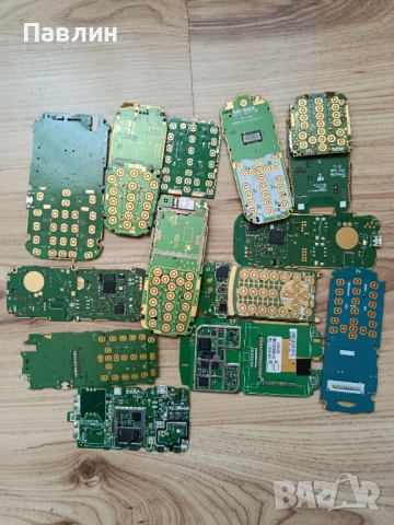 Електронна скрап от телефони с копчета