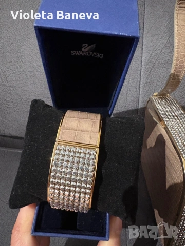 оригинален лимитиран, винтидж комплект Swarovski, включващ елегантна дамска чанта и гривна, снимка 14 - Бижутерийни комплекти - 53306797