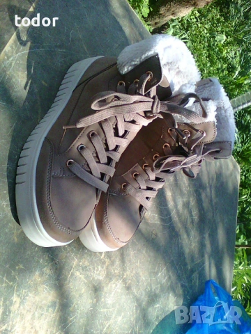 продавам дамски обувки-като боти